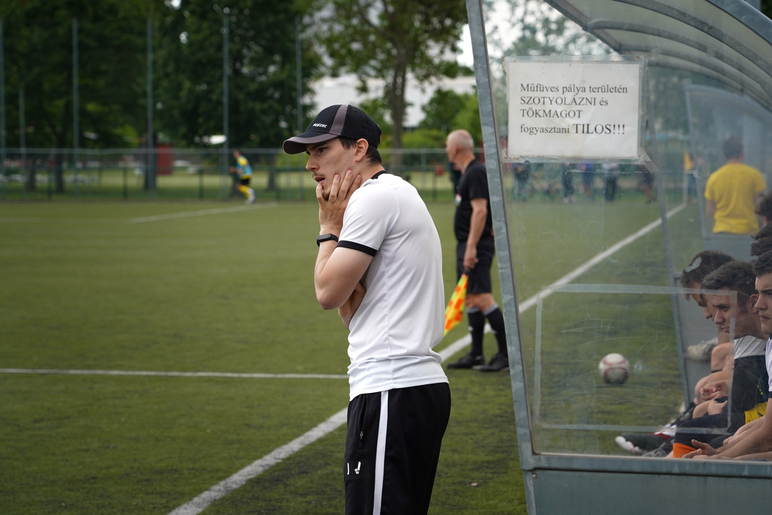 Néhány korosztály kivételével foglalkozott az ovifocisoktól kezdve az U19-esekkel is