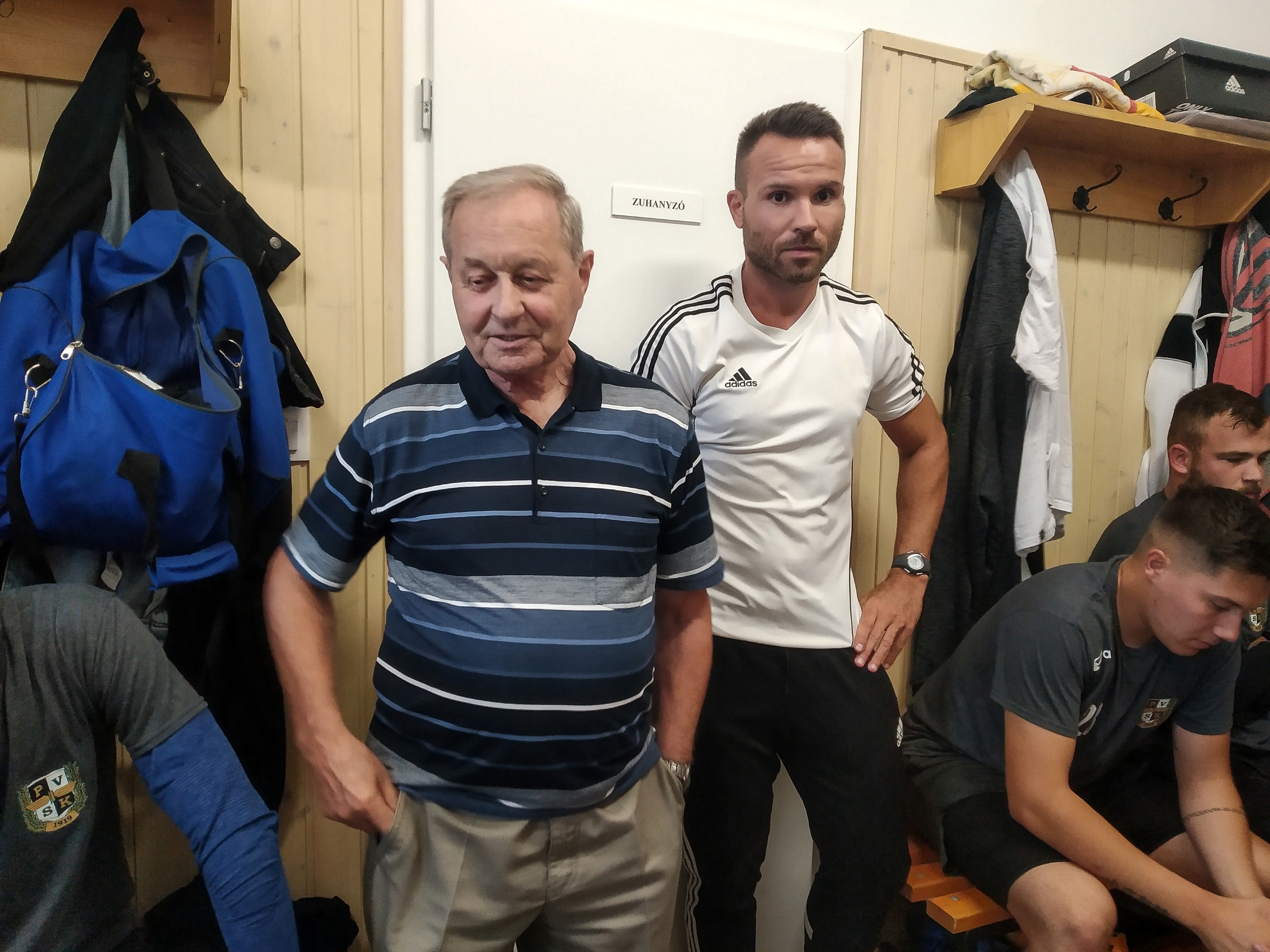 Rónai István és Tóth Máté köszöntötte a játékosokat az edzés előtt