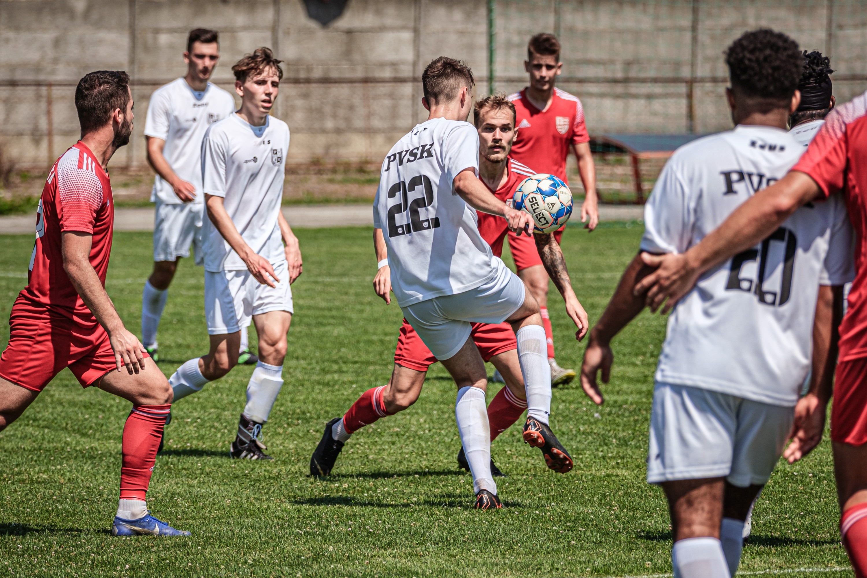 A fiatal középpályás (22-es mezben) gólpasszal mutatkozott be